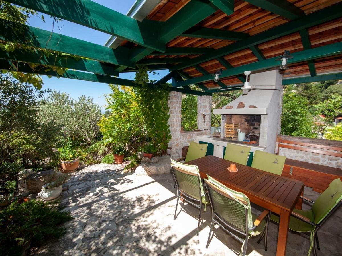 Luxurious Holiday Home In Makarska With Jacuzzi 외부 사진