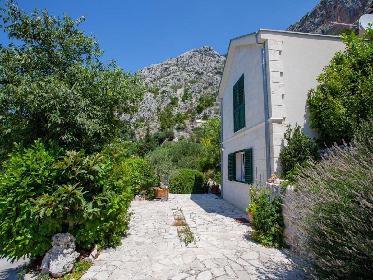 Luxurious Holiday Home In Makarska With Jacuzzi 외부 사진