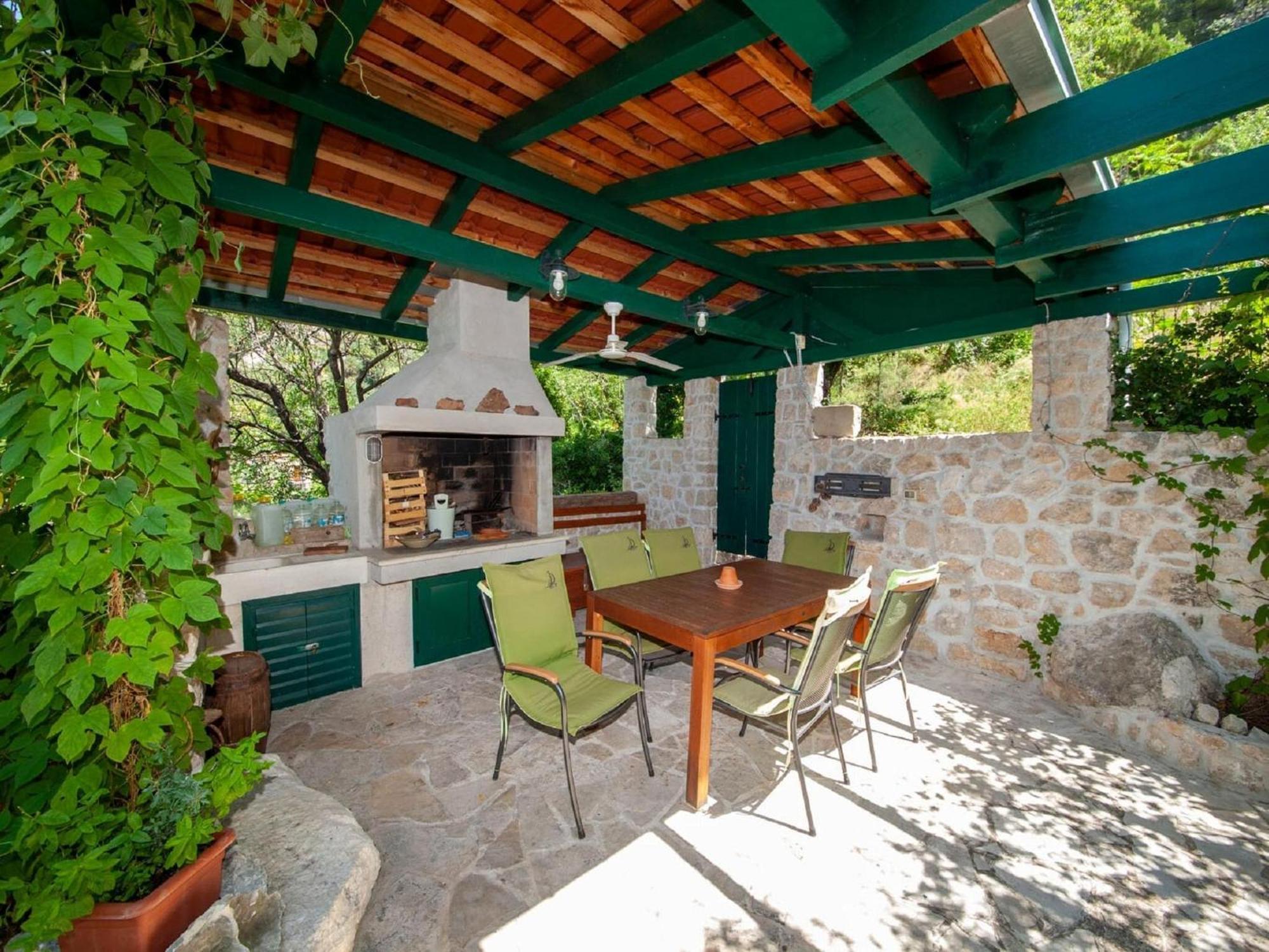 Luxurious Holiday Home In Makarska With Jacuzzi 외부 사진