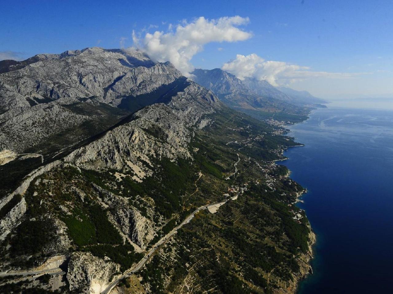 Luxurious Holiday Home In Makarska With Jacuzzi 외부 사진