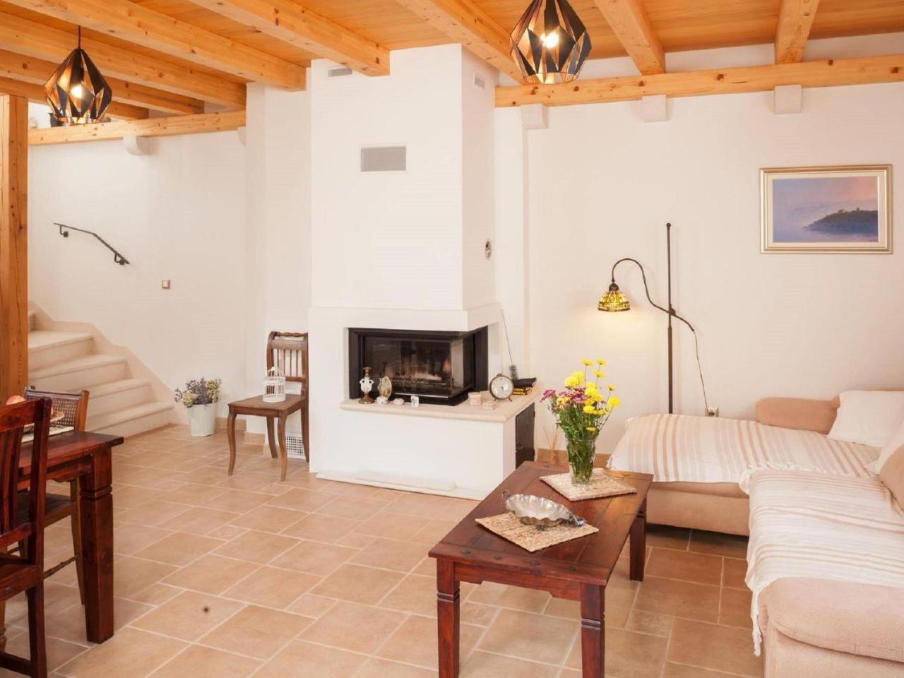 Luxurious Holiday Home In Makarska With Jacuzzi 외부 사진