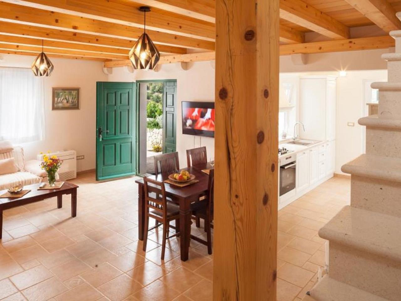 Luxurious Holiday Home In Makarska With Jacuzzi 외부 사진