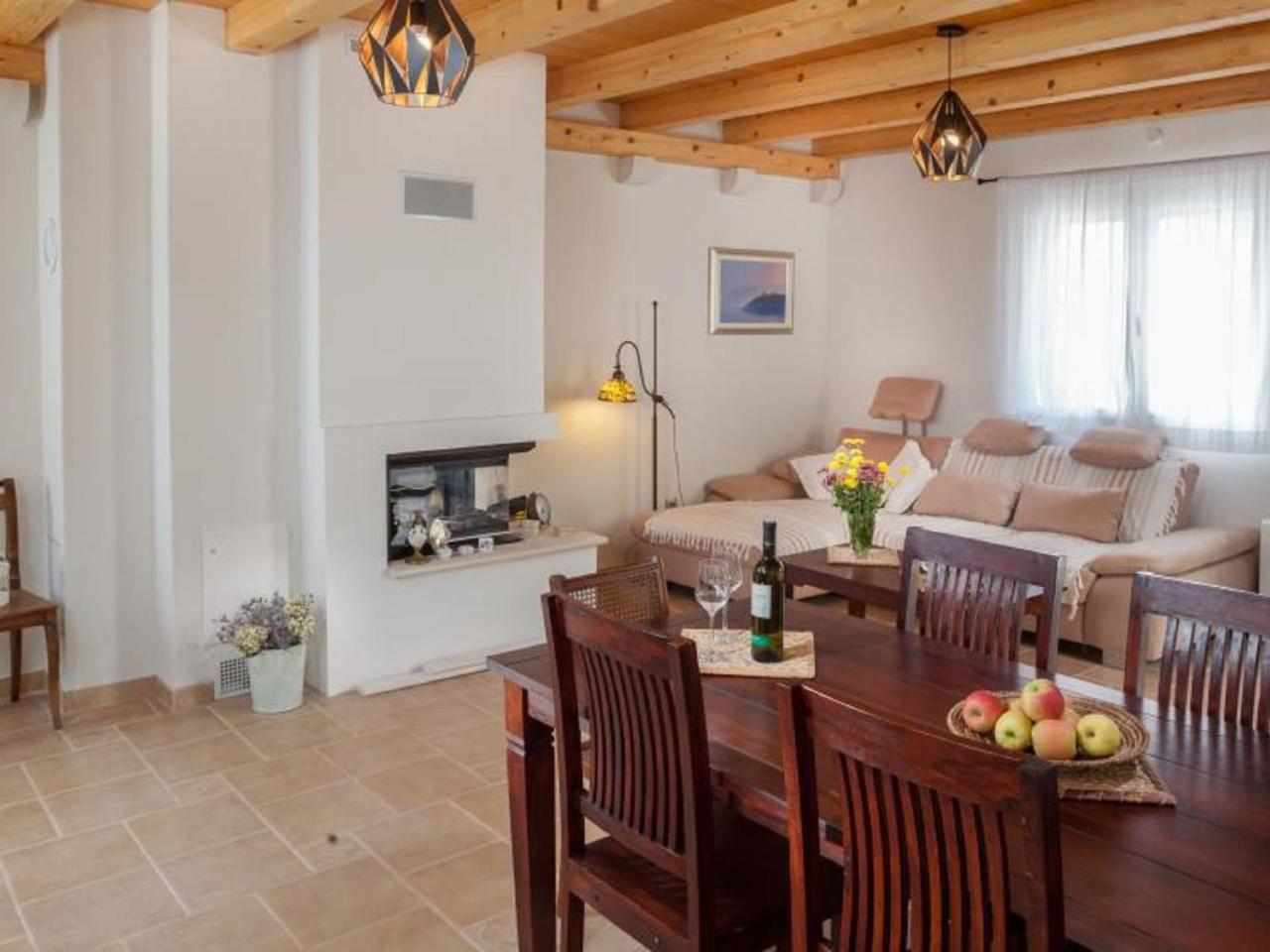 Luxurious Holiday Home In Makarska With Jacuzzi 외부 사진
